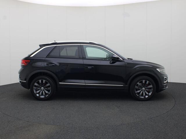 Volkswagen T-Roc 1.5TSI/150PK Sport · Navigatie · Camera + Parkeersensoren · Stoelverwarming