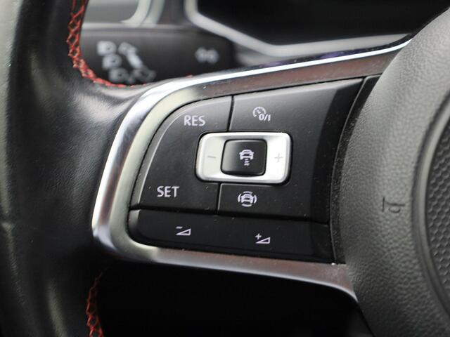 Volkswagen T-Roc 1.5TSI/150PK Sport · Navigatie · Camera + Parkeersensoren · Stoelverwarming