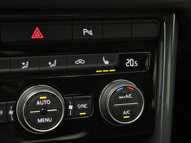Volkswagen T-Roc 1.5TSI/150PK Sport · Navigatie · Camera + Parkeersensoren · Stoelverwarming