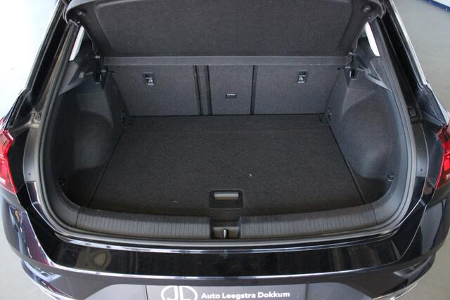 Volkswagen T-Roc 1.5 TSI Sport Afn. Trekhaak | Virtual Cockpit | Stoelverw. | Carplay | Clima | Adapt. Cruise | LED | Camera | 17" LMV | PDC V+A