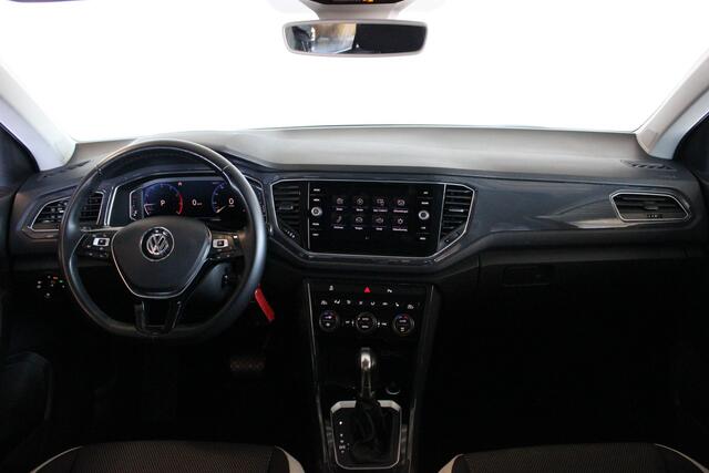 Volkswagen T-Roc 1.5 TSI Sport Afn. Trekhaak | Virtual Cockpit | Stoelverw. | Carplay | Clima | Adapt. Cruise | LED | Camera | 17" LMV | PDC V+A