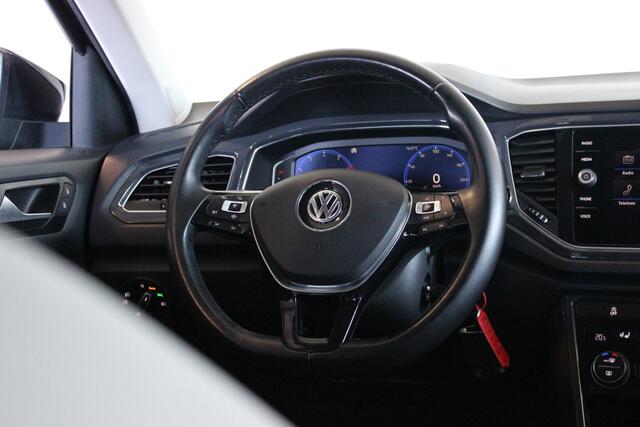 Volkswagen T-Roc 1.5 TSI Sport Afn. Trekhaak | Virtual Cockpit | Stoelverw. | Carplay | Clima | Adapt. Cruise | LED | Camera | 17" LMV | PDC V+A