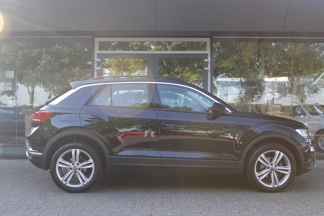 Volkswagen T-Roc 1.5 TSI Style | ACC | Org. NL | Trekhaak |