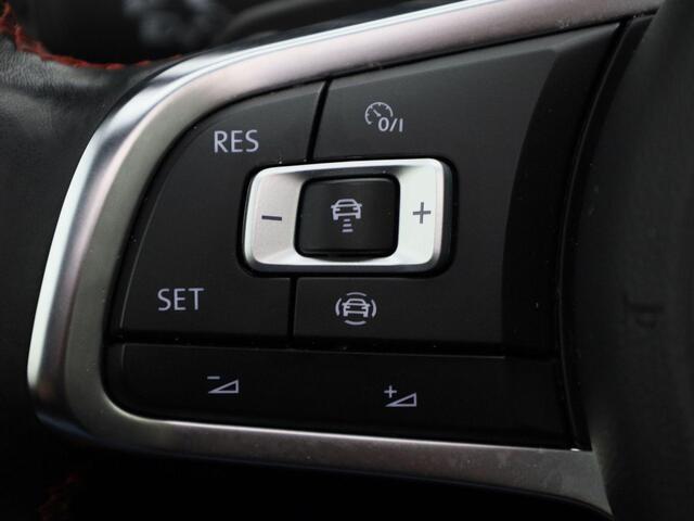 Volkswagen T-Roc 1.5TSI/150PK Sport DSG · Panoramadak · Camera · Sport Plus Pakket · Electrische Achterklep