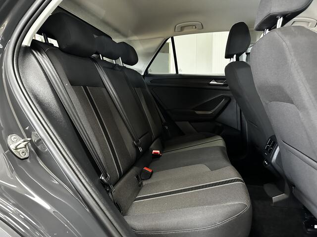 Volkswagen T-Roc 1.0 TSI Style/ DAB+/ Airco/ Adaptive Cruise/ Elek. pakket/ Isofix/ Lane-Assist./ Bluetooth/ Armsteun/ Multi. LEDER. Stuur/ 16'' LMV/ PDC V+A/ Extra getint glas/ LED Dagrijverl.