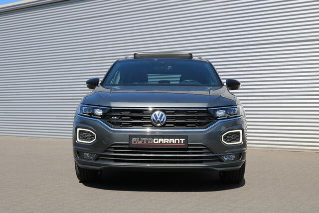 Volkswagen T-Roc 1.5 TSI R-Line (Panoramadak VirtualCockpit ACC Keyless Full-Led Trekhaak PrivacyGlass Pdc V+A)
