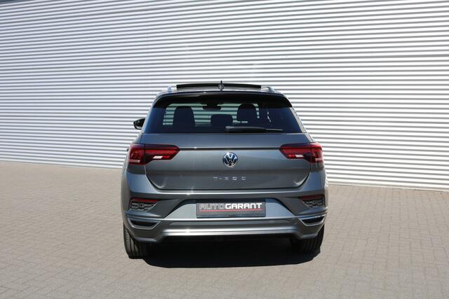 Volkswagen T-Roc 1.5 TSI R-Line (Panoramadak VirtualCockpit ACC Keyless Full-Led Trekhaak PrivacyGlass Pdc V+A)