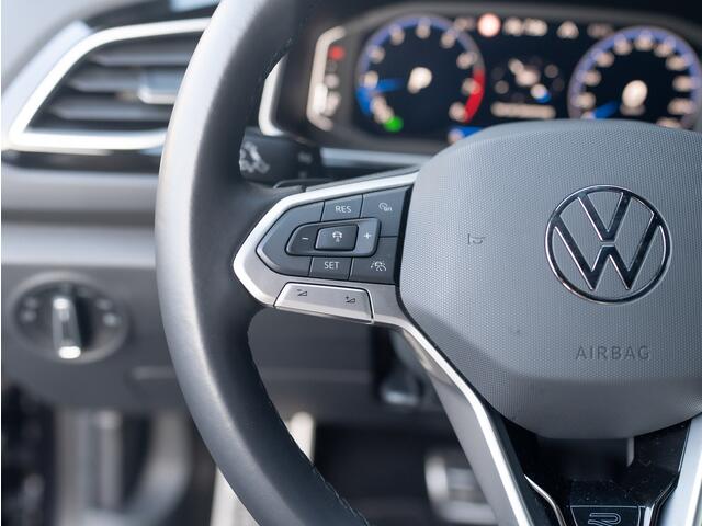 Volkswagen T-Roc Cabrio 1.5 TSI 150Pk R-Line | Keyless | 19'' | Camera | IQ Light | Side Assist | Stoel & Stuur verw. | Prijs Rijklaar!!