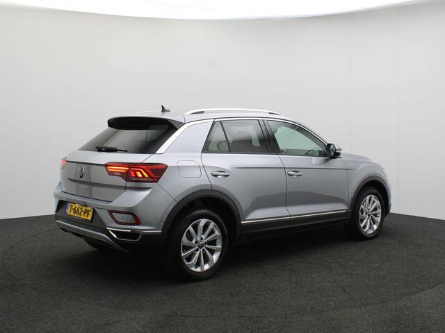 Volkswagen T-Roc Style 1.5 TSI 150pk DSG Automaat Adaptive cruise control, Achteruitrijcamera, Parkeersensoren, LED koplampen, Airco, DAB, Radio, App connect, Bluetooth, Parkeer assistent