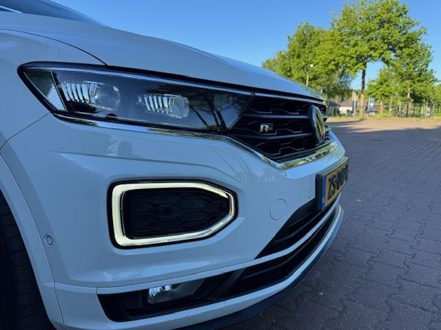 Volkswagen T-Roc 1.5TSI 150PK SPORT BUSINESS R-LINE PANO/VIRTDASH/LEER/XENON/CAM/ACARPLAY