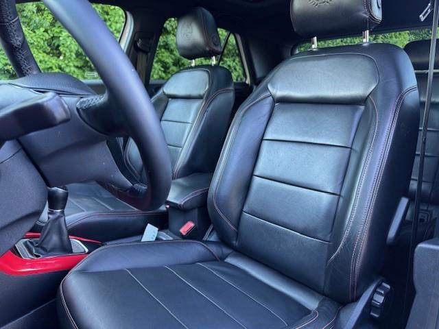 Volkswagen T-Roc 1.5TSI 150PK SPORT BUSINESS R-LINE PANO/VIRTDASH/LEER/XENON/CAM/ACARPLAY
