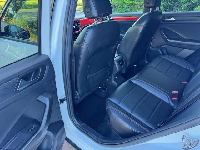 Volkswagen T-Roc 1.5TSI 150PK SPORT BUSINESS R-LINE PANO/VIRTDASH/LEER/XENON/CAM/ACARPLAY