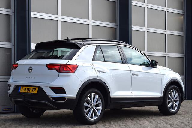 Volkswagen T-Roc 1.5 TSI Sport Business R Panodak | Virtual cockpit | Trekhaak | Camera | Topstaat