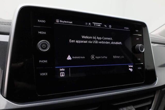 Volkswagen T-Roc 1.5 TSI 150PK DSG Style | Trekhaak | Navigatie | Stoelverwarming | Parkeersensoren voor/achter | Adaptive Cruise