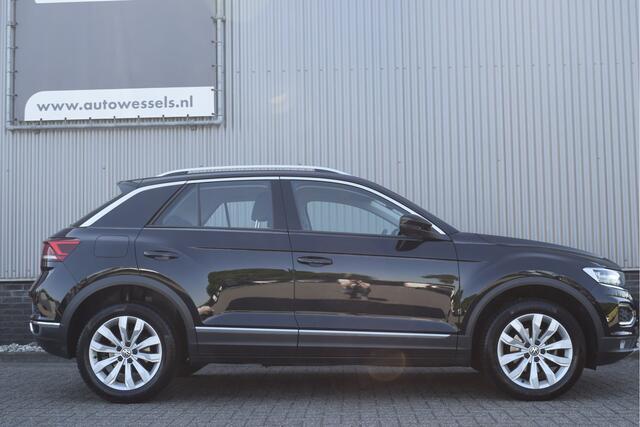 Volkswagen T-Roc 1.5 TSI Sport Virtual cockpit, Adaptive cruise, Carplay, Automaat, Navi,