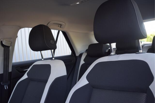 Volkswagen T-Roc 1.5 TSI Sport Virtual cockpit, Adaptive cruise, Carplay, Automaat, Navi,