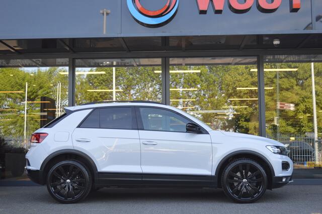 Volkswagen T-Roc 1.5 TSI Sport DSG Led Panorama Virtual Acc Camera Keyless Afn.trekh Pdc
