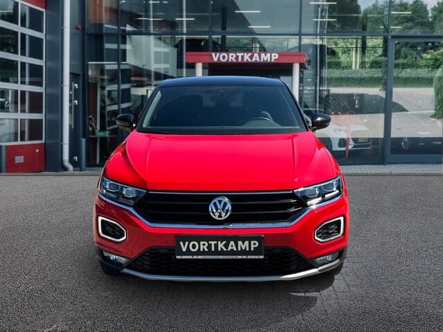 Volkswagen T-Roc 1.5 TSI DSG SPORT TREKHAAK/CAMERA/BEATS/NAVI/ACC/STOELVERW/E-KLE
