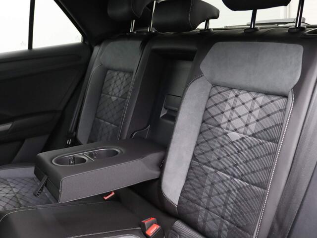 Volkswagen T-Roc 1.5 TSI R-Line Business 150PK DSG Trekhaak afneembaar, LED-Matrix, Keyless Entry & Start, Pano-Schuifdak, Achteruitrijcamera, Travel Assist, 18" LM Velgen