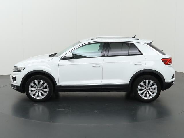 Volkswagen T-Roc 1.5 TSI Sport | Parkeercamera | Keyless Entry | Elektr. Achterklep | Dodehoekdetectie | Stoelverwarming |Carplay |