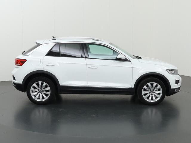 Volkswagen T-Roc 1.5 TSI Sport | Parkeercamera | Keyless Entry | Elektr. Achterklep | Dodehoekdetectie | Stoelverwarming |Carplay |