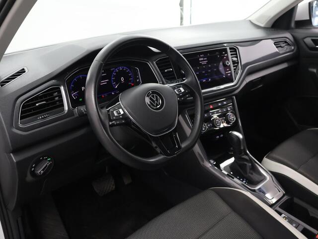 Volkswagen T-Roc 1.5 TSI Sport | Parkeercamera | Keyless Entry | Elektr. Achterklep | Dodehoekdetectie | Stoelverwarming |Carplay |