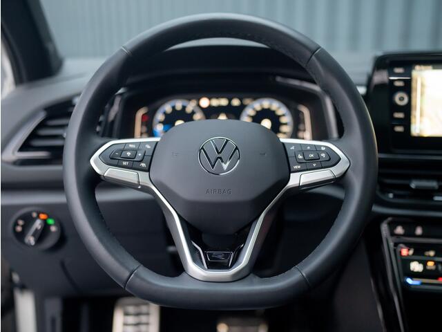 Volkswagen T-Roc 1.5 TSI R-Line Business | Beats | Panodak | IQ Light | Side Assist | Trekhaak afnb | Prijs Rijklaar!!