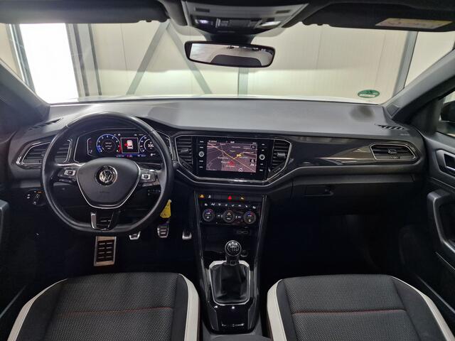 Volkswagen T-Roc 1.5 TSI Sport | Navi | Camera| 19" | Trekhaak |