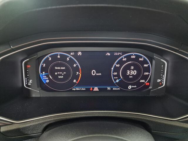 Volkswagen T-Roc 1.5 TSI Sport | Navi | Camera| 19" | Trekhaak |