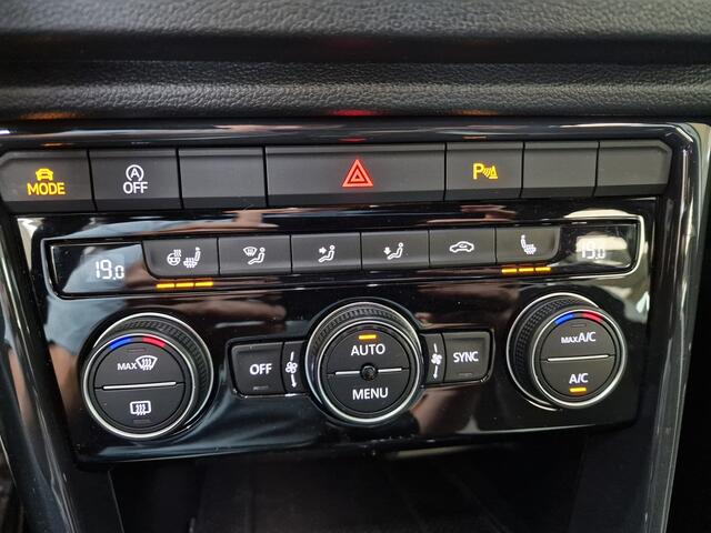 Volkswagen T-Roc 1.5 TSI Sport | Navi | Camera| 19" | Trekhaak |