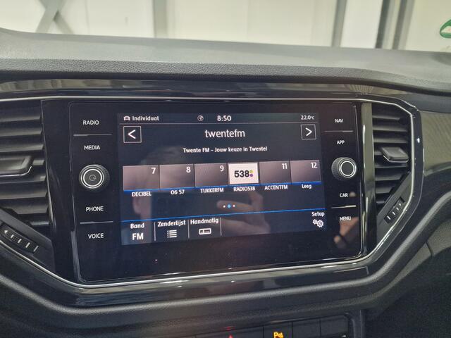 Volkswagen T-Roc 1.5 TSI Sport | Navi | Camera| 19" | Trekhaak |