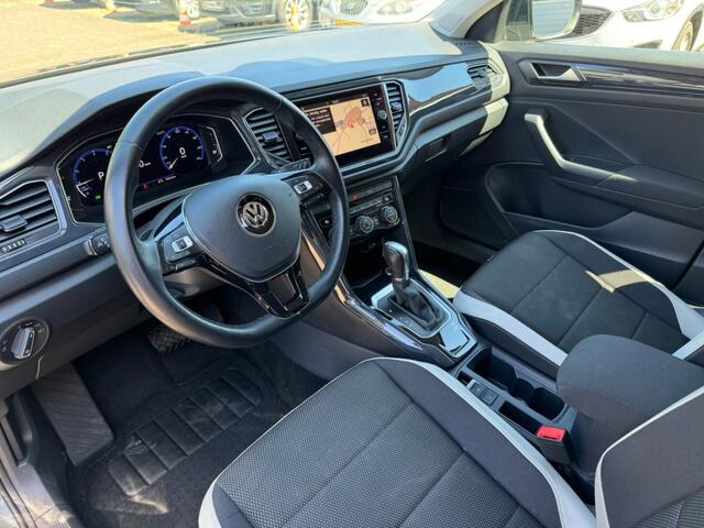 Volkswagen T-Roc 1.5TSI 150PK Sport DSG Virtual Cockpit Camera ACC Navi Trekhaak