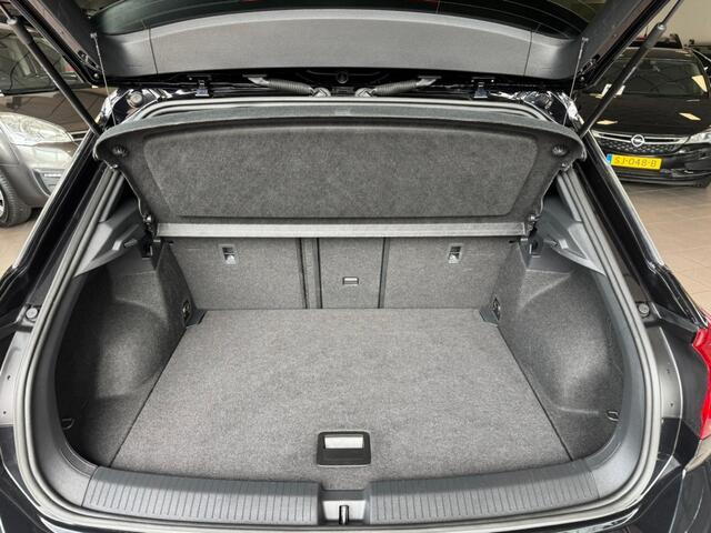Volkswagen T-Roc 1.5 TSI R-Line Bns FAB. GARANTIE & APK 6-2028 BJ 2024 !!!