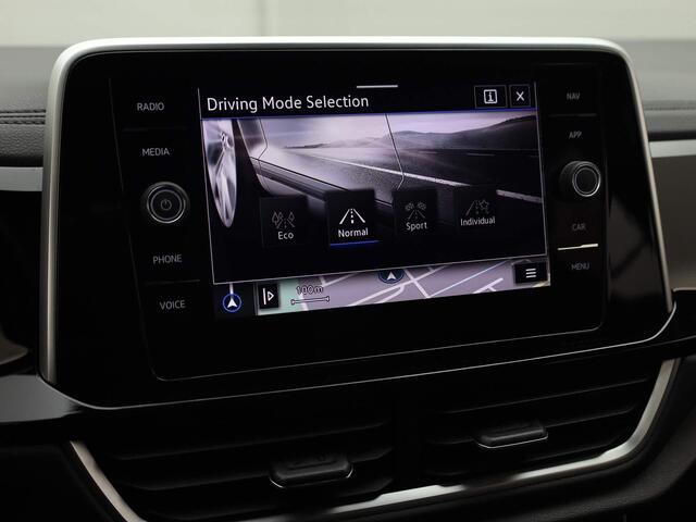 Volkswagen T-Roc 1.5TSI/150PK R-Line DSG · Navigatie · Camera+Parkeersensoren · Stoelverwarming · TOPDEAL