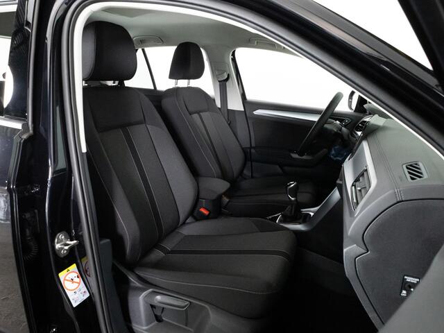 Volkswagen T-Roc Life Edition 1.0 116 pk TSI | Trekhaak | Achteruitrijcamera | Climatronic |