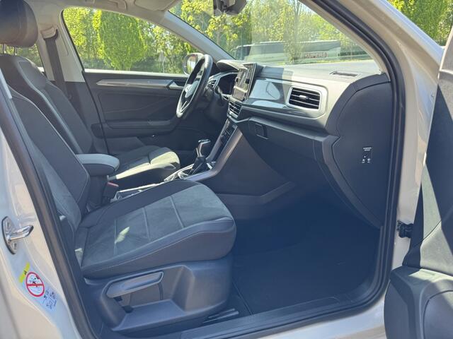 Volkswagen T-Roc 1.5 TSI DSG Style | Elektrische achterklep | Massagestoel bestuurder | Carplay | Stoelverwarming |