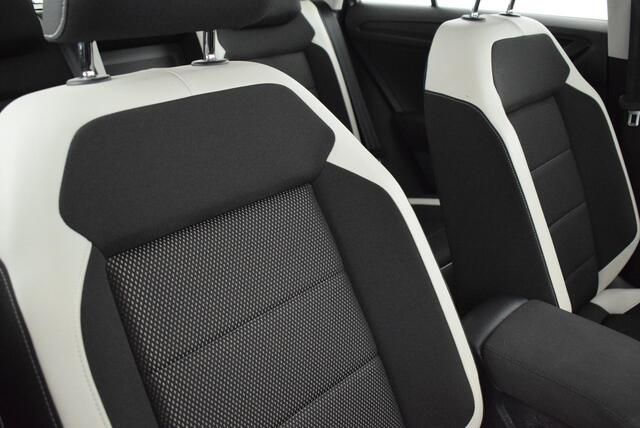 Volkswagen T-Roc 1.5 TSI 150pk DSG Sport Keyless Camera Led Virtuel Cockpit Navigatie