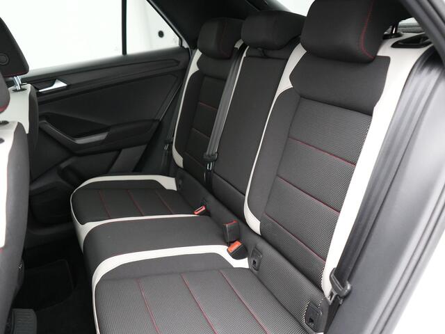 Volkswagen T-Roc 2.0 TSI 4Motion Sport 190pk DSG | Panodak | Adaptive Cruise | Camera | LED Koplampen | Navi | Stuur\Stoelverwaming | Spraakbediening |