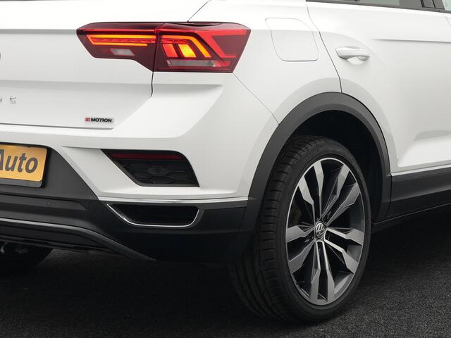 Volkswagen T-Roc 2.0 TSI 4Motion Sport 190pk DSG | Panodak | Adaptive Cruise | Camera | LED Koplampen | Navi | Stuur\Stoelverwaming | Spraakbediening |