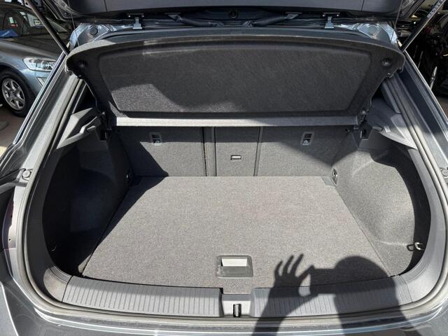 Volkswagen T-Roc 1.5 TSI R-Line Bns DIGITAL COCKKPIT APK 08-2025 BJ 2024 !!!