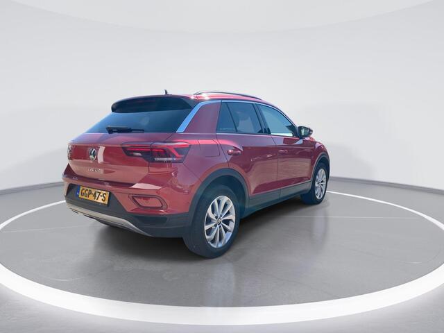 Volkswagen T-Roc 1.5 TSI 150pk DSG Life Edition · Camera · Side Assist · ACC · Keyless · Apple/Android Car Play · Parkeerassistent · Garantie t/m 29-07-2028 of 100.000km