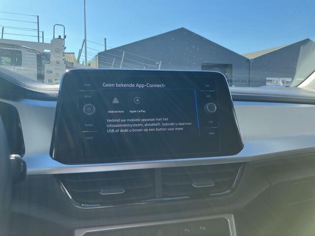 Volkswagen T-Roc 1.5 TSI 150pk DSG Life Edition · Camera · Side Assist · ACC · Keyless · Apple/Android Car Play · Parkeerassistent · Garantie t/m 29-07-2028 of 100.000km