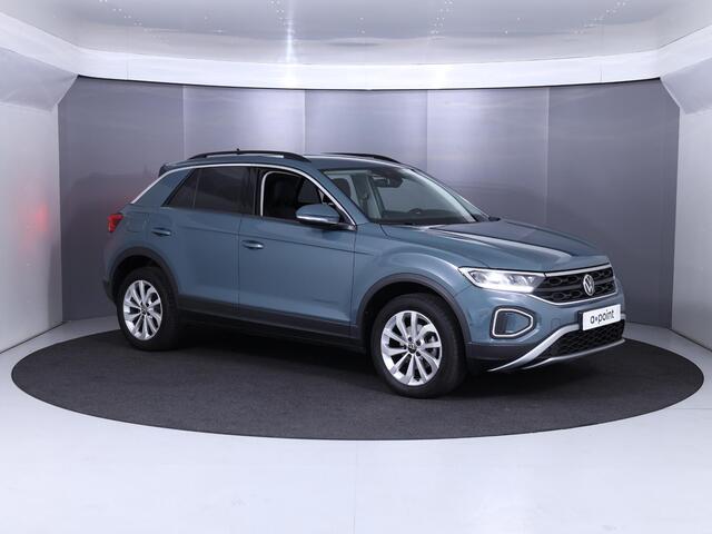 Volkswagen T-Roc 1.5 TSI Life Edition 150 pk Automaat (DSG) | Verlengde garantie | Navigatie via App | Parkeersensoren (Park assist) | Achteruitrijcamera | Adaptieve cruise control |