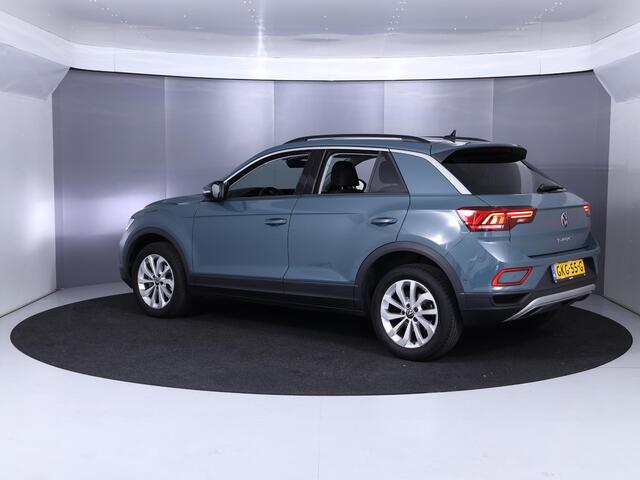 Volkswagen T-Roc 1.5 TSI Life Edition 150 pk Automaat (DSG) | Verlengde garantie | Navigatie via App | Parkeersensoren (Park assist) | Achteruitrijcamera | Adaptieve cruise control |