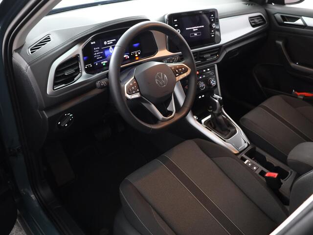 Volkswagen T-Roc 1.5 TSI Life Edition 150 pk Automaat (DSG) | Verlengde garantie | Navigatie via App | Parkeersensoren (Park assist) | Achteruitrijcamera | Adaptieve cruise control |