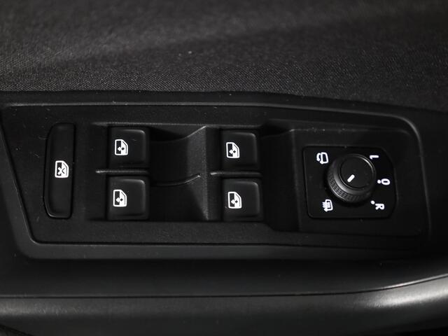 Volkswagen T-Roc 1.5 TSI Life Edition 150 pk Automaat (DSG) | Verlengde garantie | Navigatie via App | Parkeersensoren (Park assist) | Achteruitrijcamera | Adaptieve cruise control |