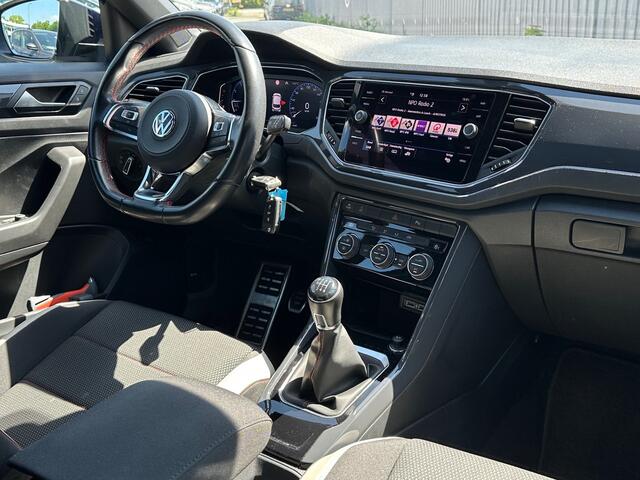 Volkswagen T-Roc 1.5 TSI 150pk Sport Business R