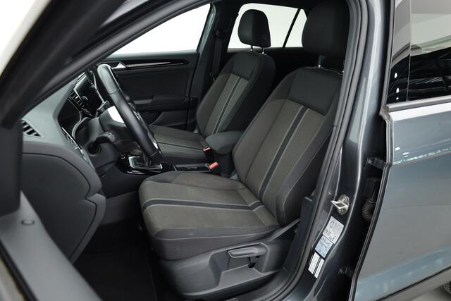 Volkswagen T-Roc 1.5 TSI | Navi | Afn. Trekhaak | Camera | Adapt. Cruise | Stoelverw.