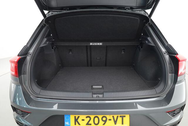 Volkswagen T-Roc 1.5 TSI | Navi | Afn. Trekhaak | Camera | Adapt. Cruise | Stoelverw.