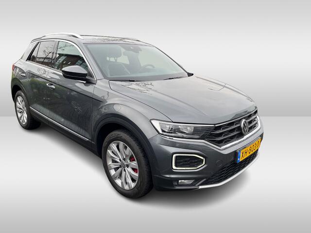 Volkswagen T-Roc 1.0 TSI Sport Executive Navigatie / Trekhaak / Camera / Parkeersensoren / Sport interieur